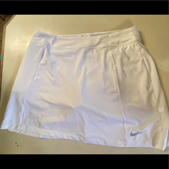 Nike Dresses & Skirts - Nike tennis skort